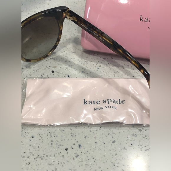 🆕Kate Spade Abianne Sunglasses - Picture 5 of 7